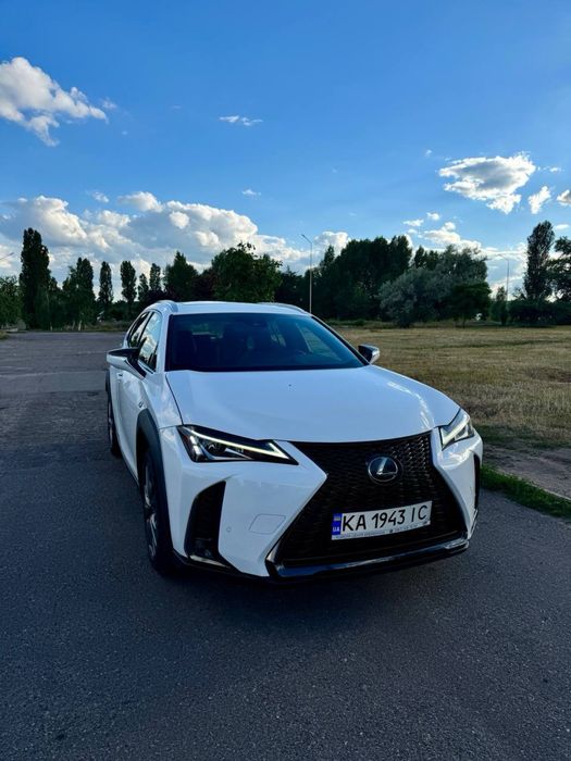 Продам Lexus ux
