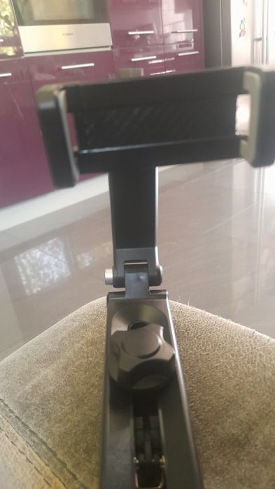 Uchwyt samochodowy na telefon