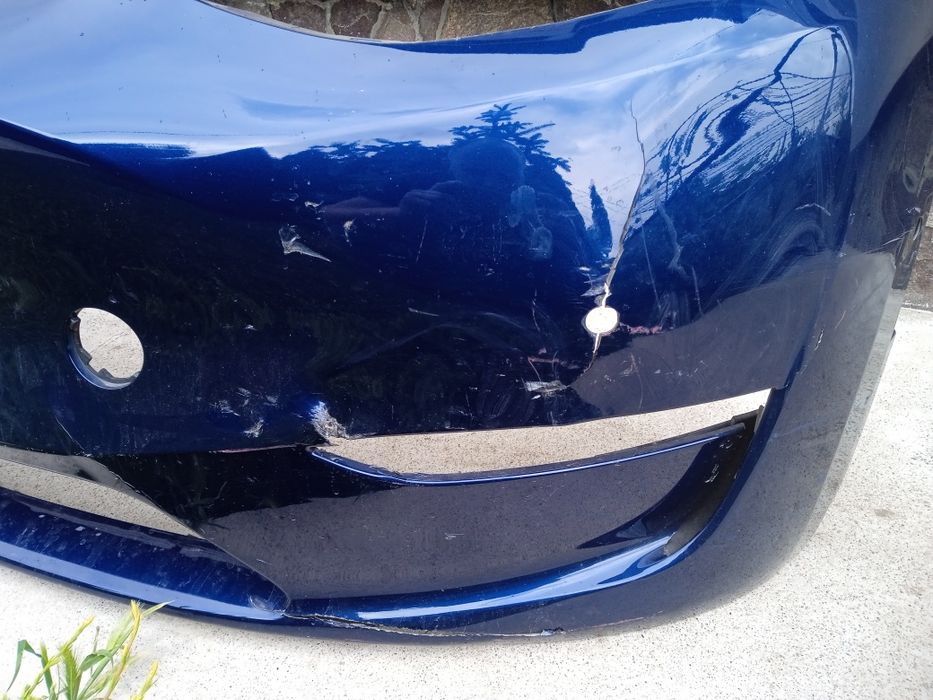 Передній бампер Tesla Y