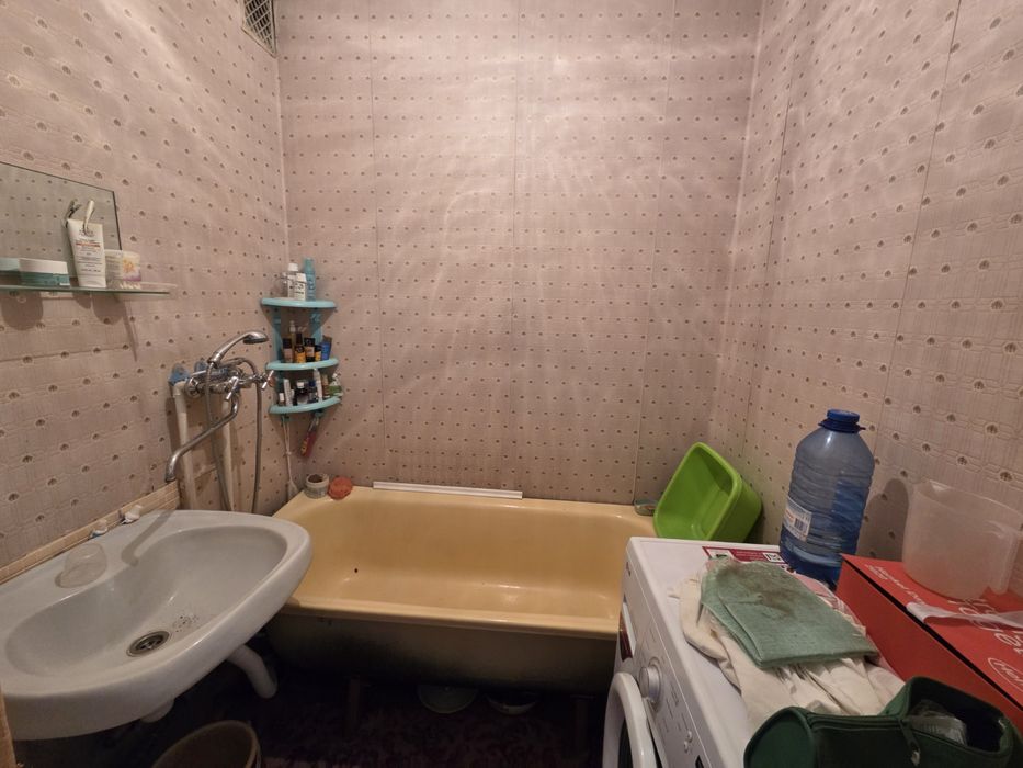 Продам 3к Архитектора Старова 4в