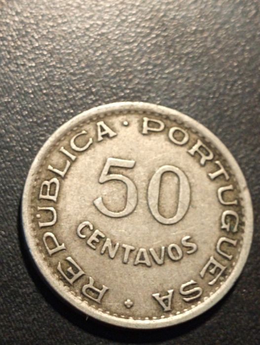2 moedas 50 centavos - Angola 1948 e 1950 - Soberbas - Alpaca*