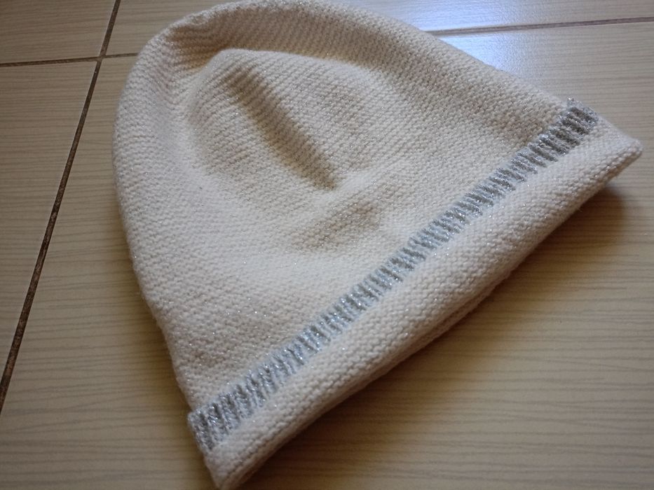 Czapka damska jak nowa