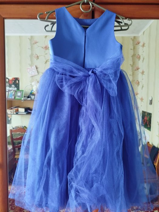Гарна святкова сукня