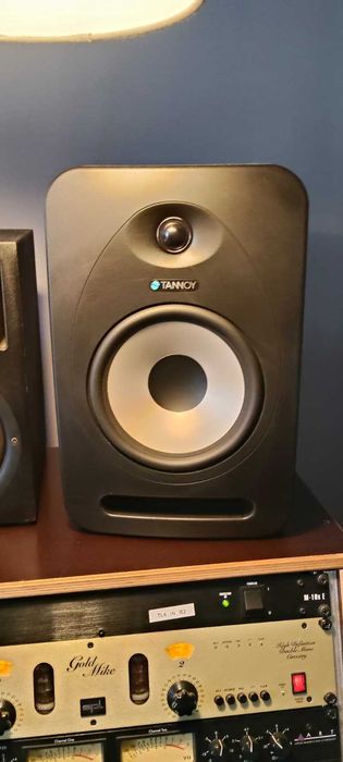 MONITORES DE AUDIO Tannoy Reveal 802 - pouco usado em exelente estado