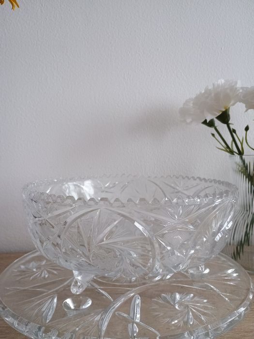 Waza i patera kryształowa.