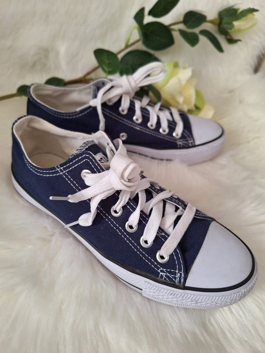 Trampki granatowe rozmiar 38