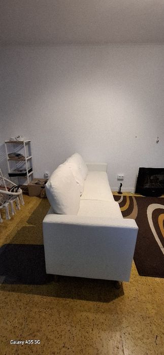 Sofá usado como novo