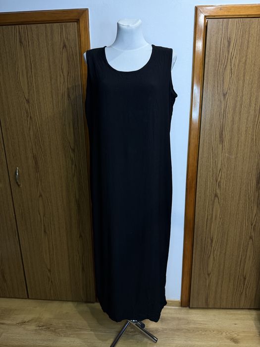 Czarna długa wiskozowa sukienka z krótkim rękawem 100% wiskoza