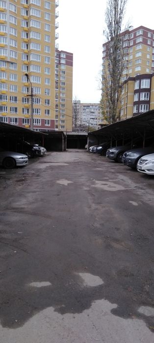 Продам крытую стоянку