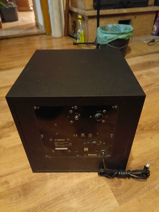 Sprzedam subwoofer Yamaha NS-SW100