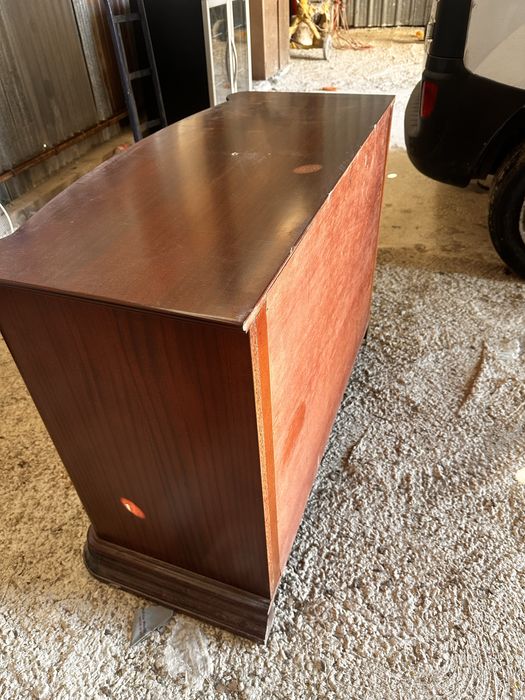 Móvel Aparador em Madeira – Estilo Clássico