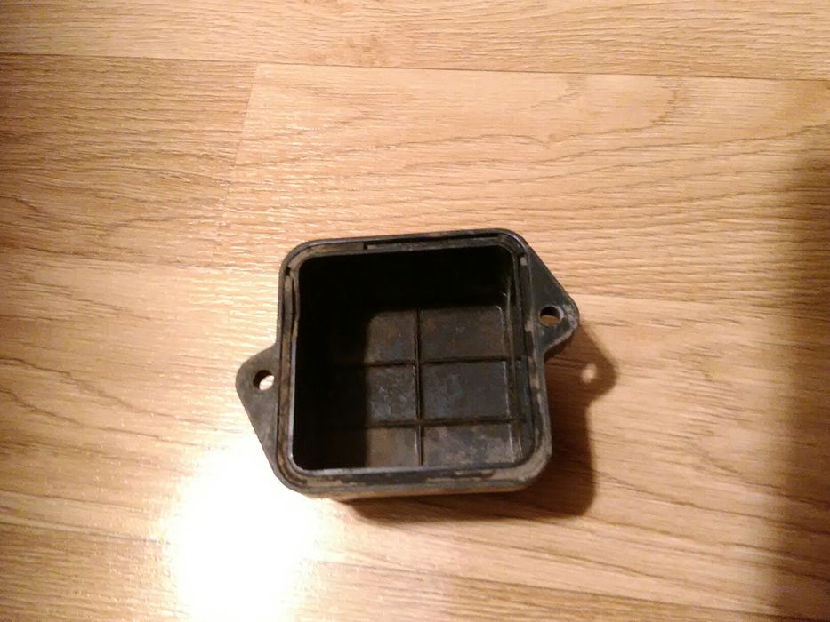На ИЖ крышка реле