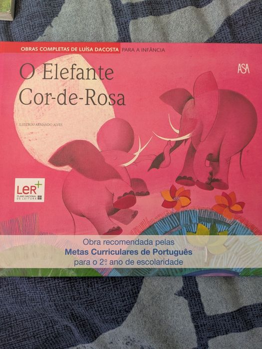 Vários livros de leitura obrigatória 1° ciclo