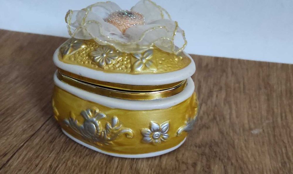 Скринька для прикрас (кераміка)