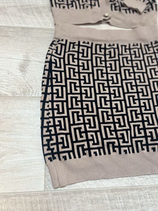 Костюм юбка і кофто 10-11 р