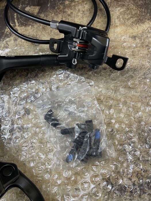 Гальма гідравлічні Shimano MT200 + диски