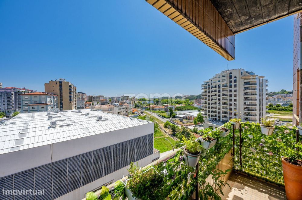 T3 c/ Vista Panorâmica sobre o Mercado, Av. Eng. Arantes Oliveira