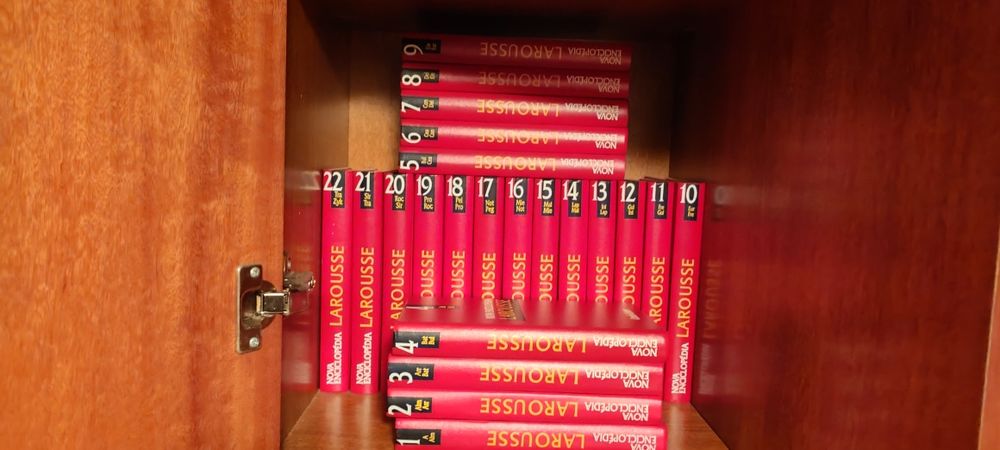 Coleção enciclopédia Larousse