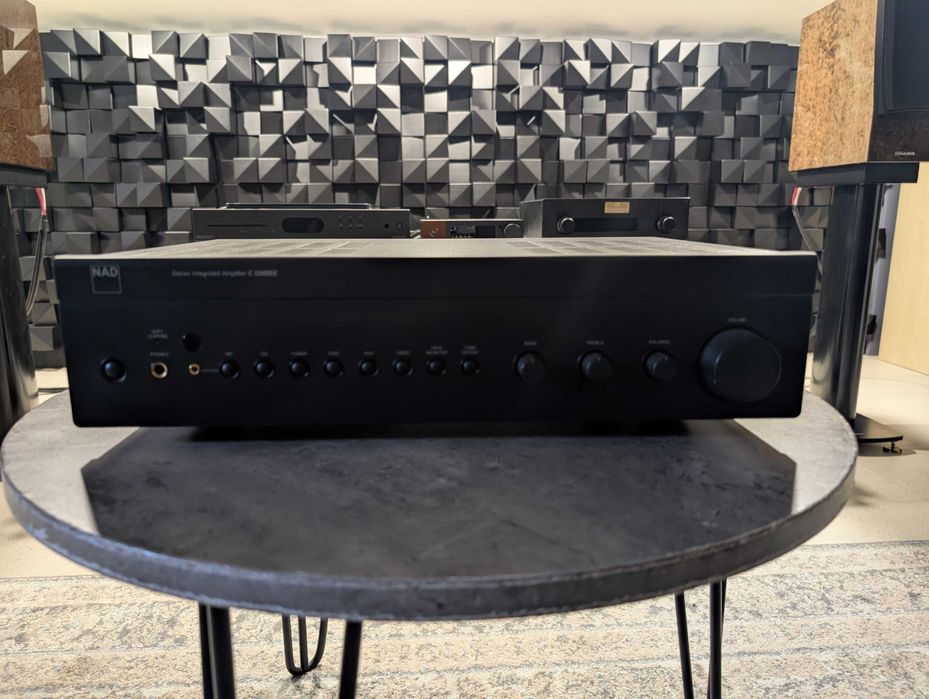 NAD C326BEE – wzmacniacz zintegrowany