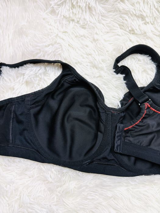 Biustonosz sportowy fiszbiny 80F czarny