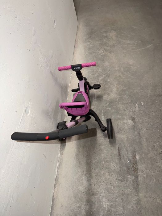 Triciclo NEWYOO Roxo/Rosa com Barra de Empurrar dos Pais + Cinto - 3 em 1