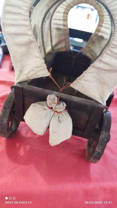 Carroça  miniatura feita manualmente