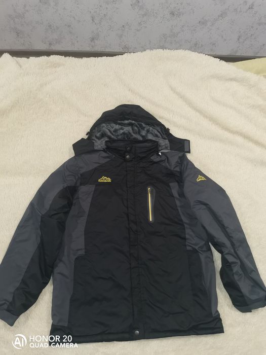 Продам новую куртку