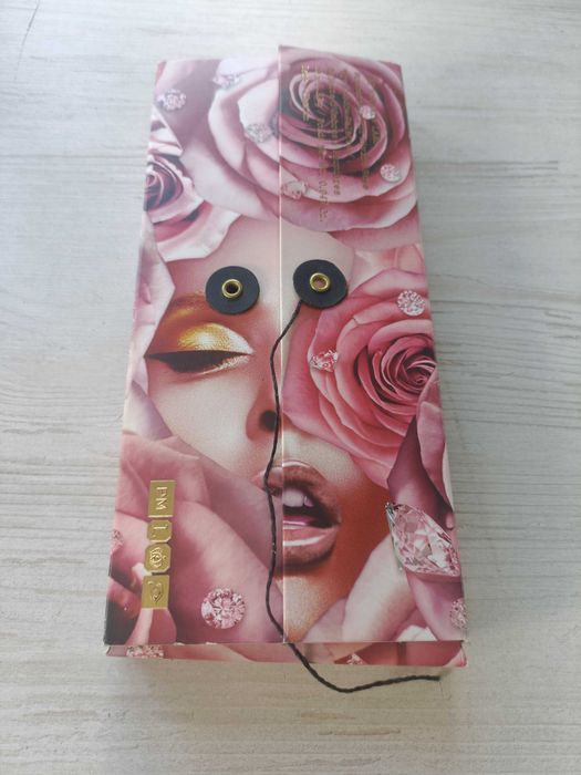 Paleta cieni do powiek Pat McGrath Labs Mothership VII - Divine Rose
