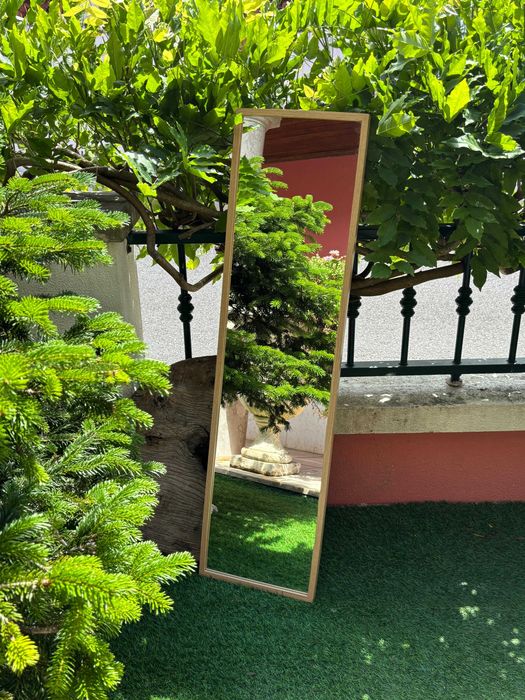 Espelho em Bétula – Elegância Natural e Funcionalidade!