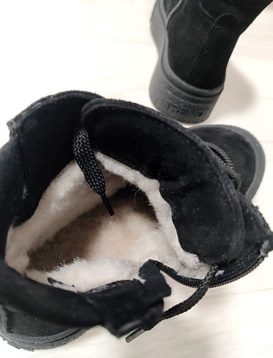 Чоботи, черевики, ботинки