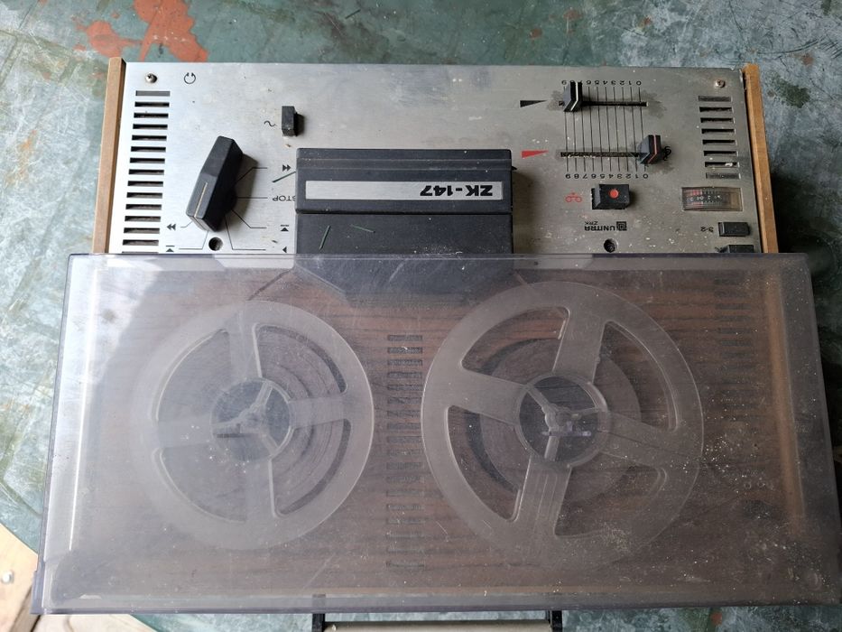 Magnetofon szpulowy ZN-147