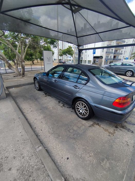 BMW 320 em muito bom estado