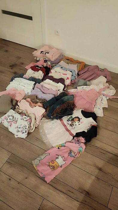 Ubrania 104 dziewczynka