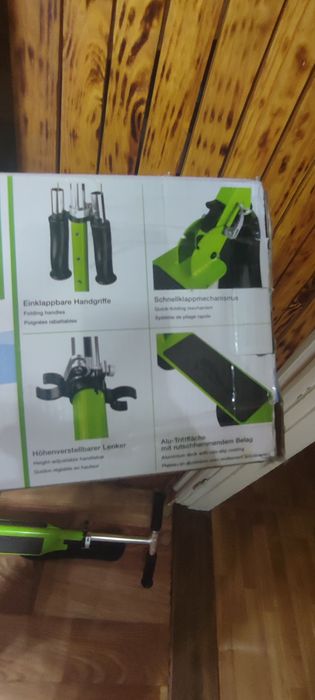 Дитячий сніговий самокат,  скутер, снігокат.