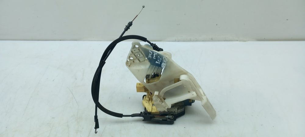 Fechadura / fecho porta trás esquerdo VOLKSWAGEN Passat (3C2)