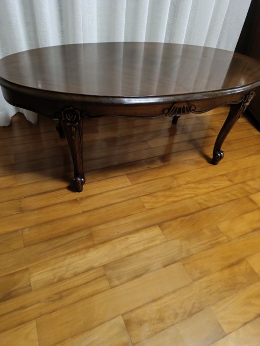 Mesa antiga de apoio ou de centro restaurada estilo Luís XV