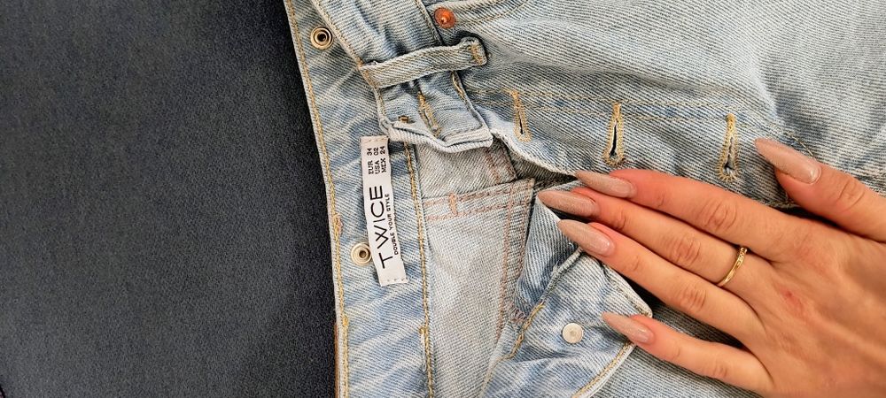 Продам джинси Twice