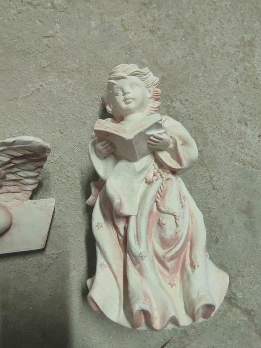 Conjunto de anjos em gesso