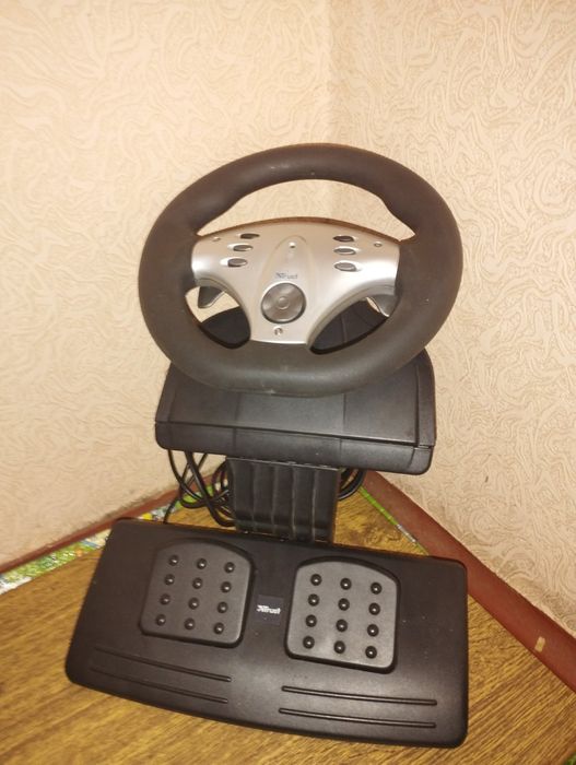 Кермо ігрове і педалі