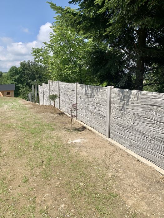 Płot betonowy, ogrodzenie betonowe, ogrodzenie z transportem i montaz
