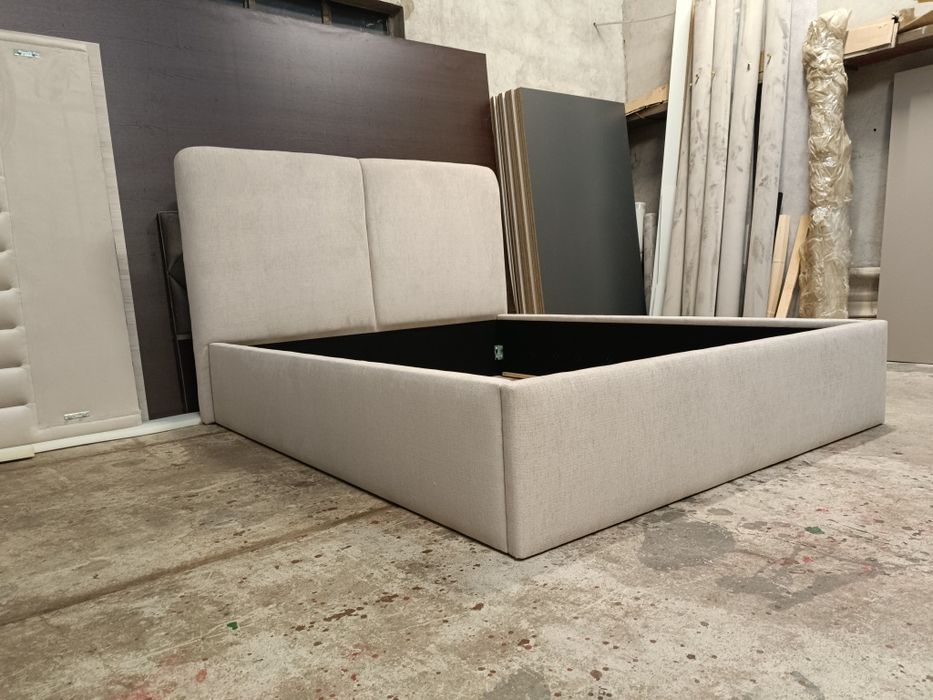 Łóżko tapicerowane w formie poduch na wymiar personalizowane łoże