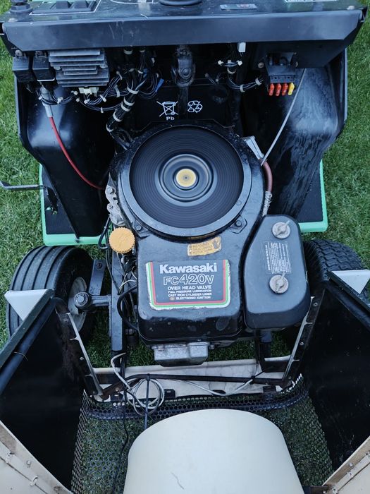 Traktorek kosiarka Etesia H100 Kawasaki hydro