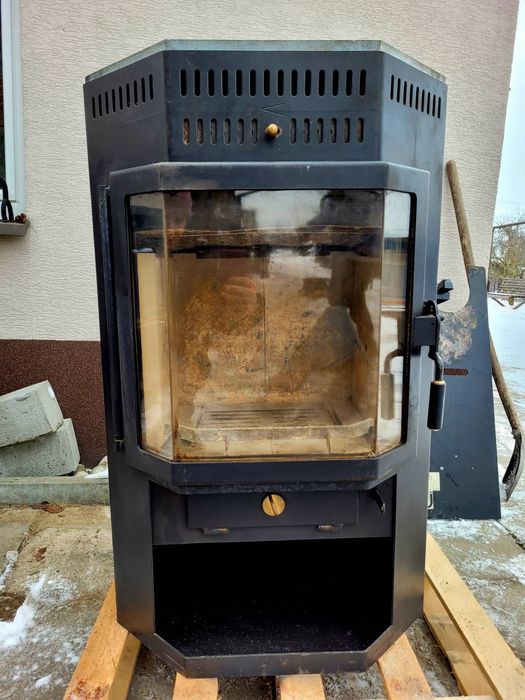 Ciepły i solidny piecyk do domku w górach garażu letniska masywny Akum