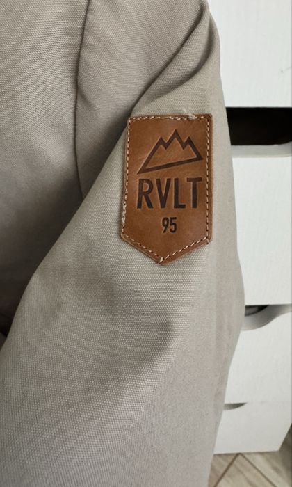 Продам куртку RVLT (Revolution) — стан нової