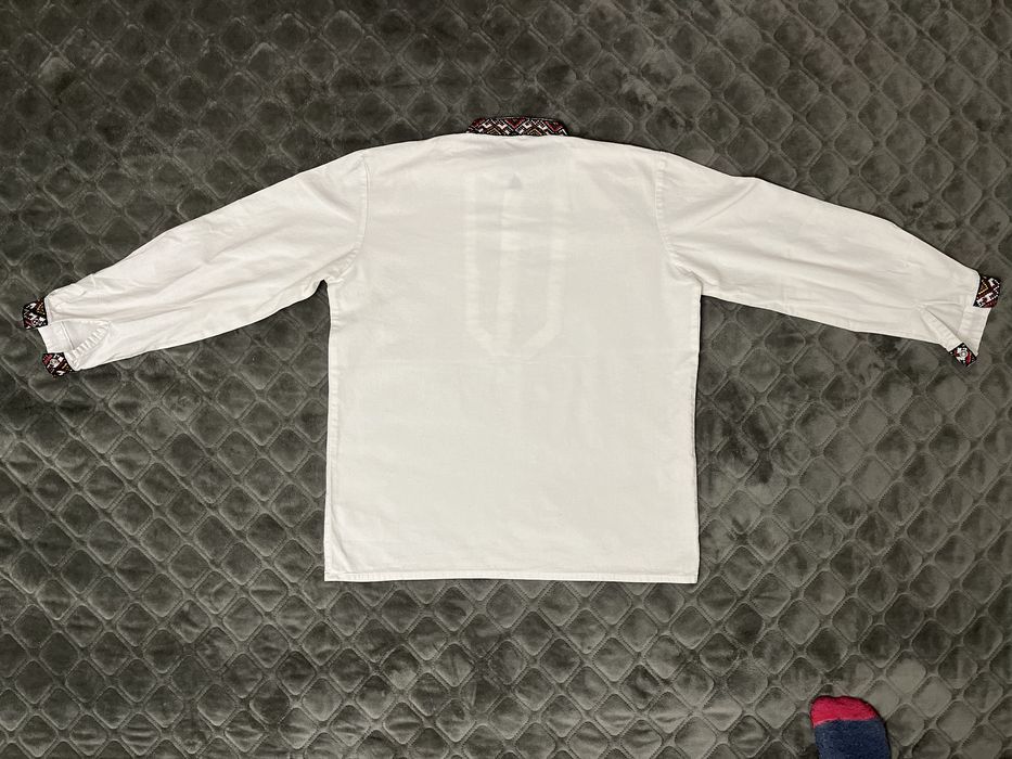 Продам вишиванку на хлопця