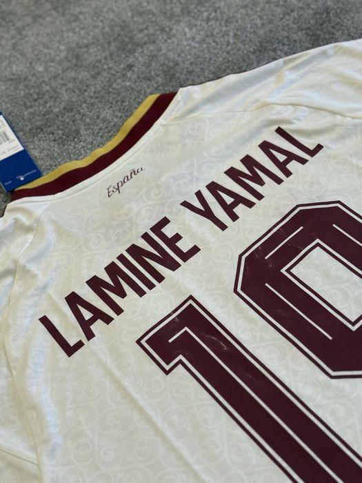 Spain Away World Cup 2026 Jersey - Lamine Yamal 19