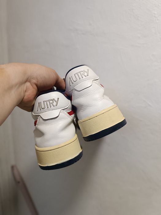 Кросівки Autry Open Mid  44 -45