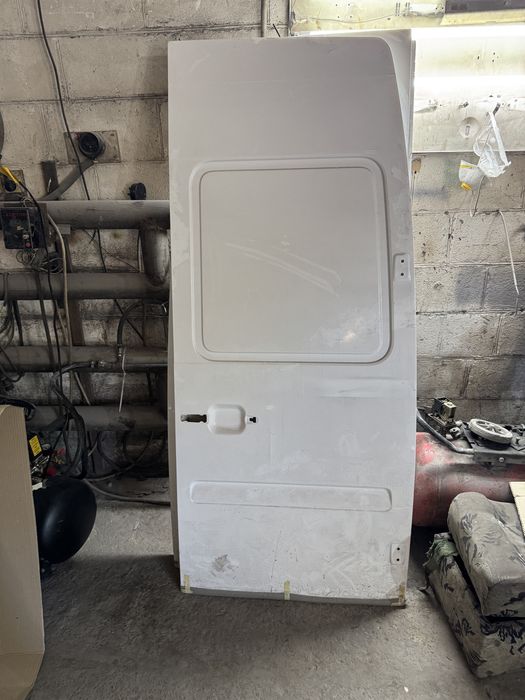 Двери задние Мерседес Спринтер (стеклопластик)