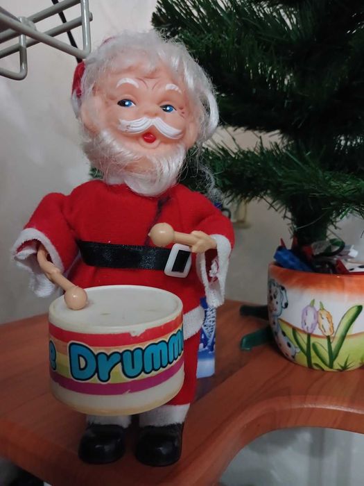Игрушка Санта с барабаном