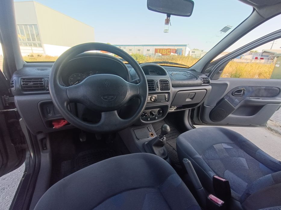 Renault Clio 1.2 RN gasolina 2001